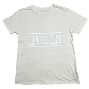 No Curfew “Queen” Crewneck Graphic Short Sleeve Tee Shirt in Ivory Size S